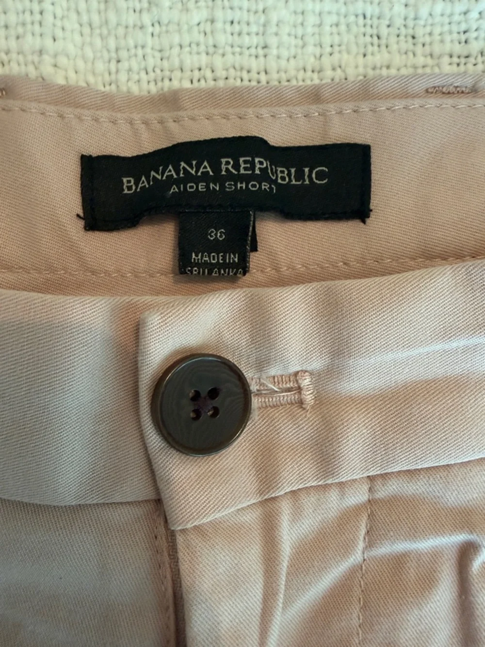 Two Banana Republic Aiden cut men’s shorts in Tan and Dusty Rose